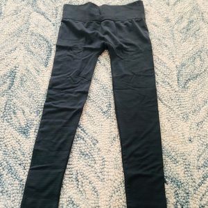 Brand new HUE plush leggings